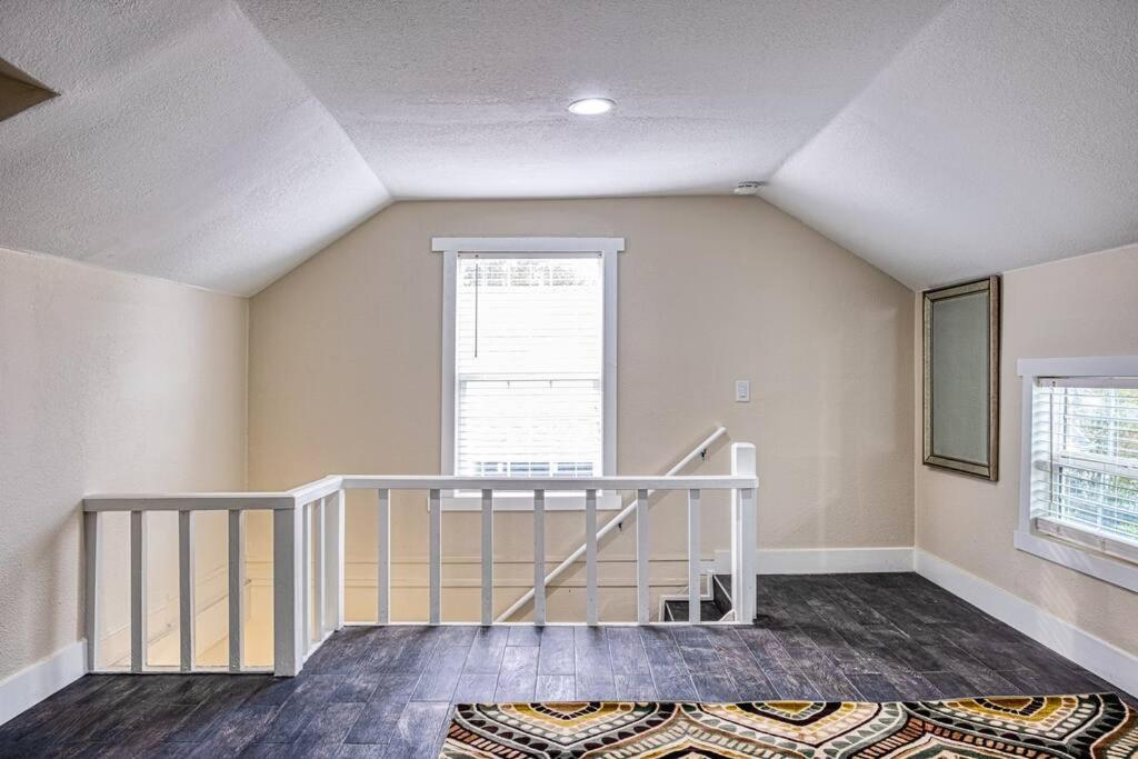 Villa 4Br Victorian Walk To Uc Davis & Shriner Med Cen Sacramento Esterno foto