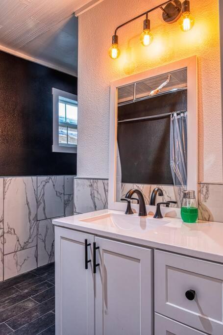 Villa 4Br Victorian Walk To Uc Davis & Shriner Med Cen Sacramento Esterno foto