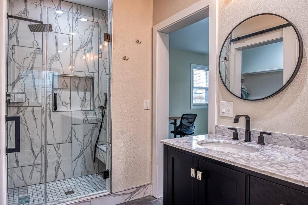 Villa 4Br Victorian Walk To Uc Davis & Shriner Med Cen Sacramento Esterno foto